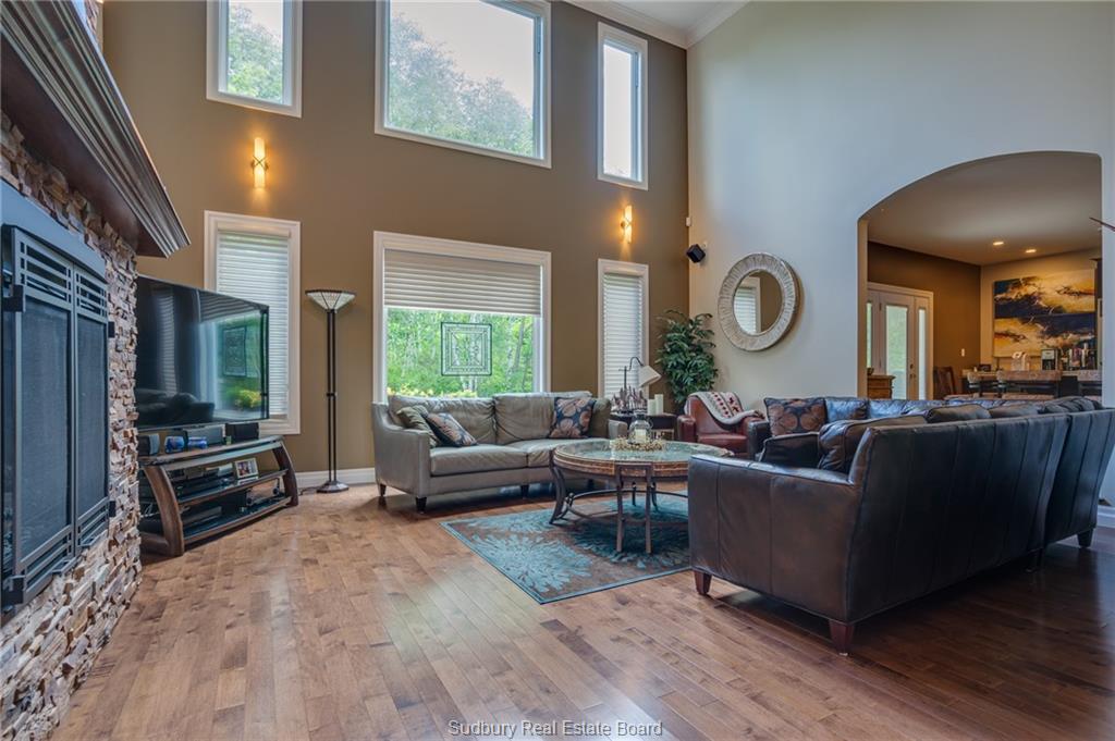 1404 Magnolia Boulevard, Sudbury Ontario, Canada