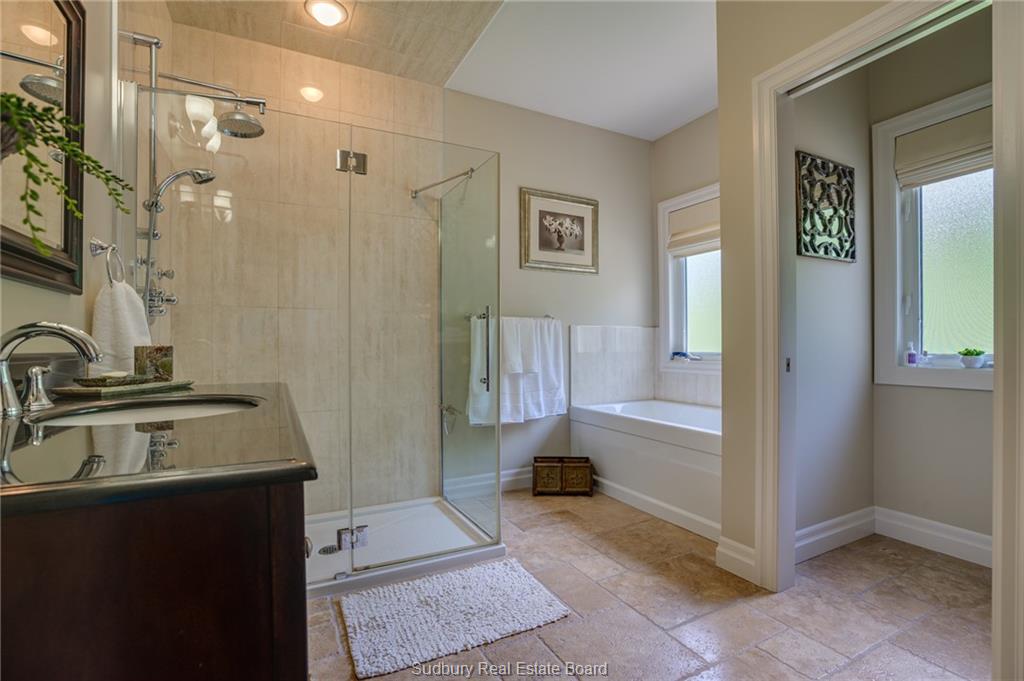 1404 Magnolia Boulevard, Sudbury Ontario, Canada