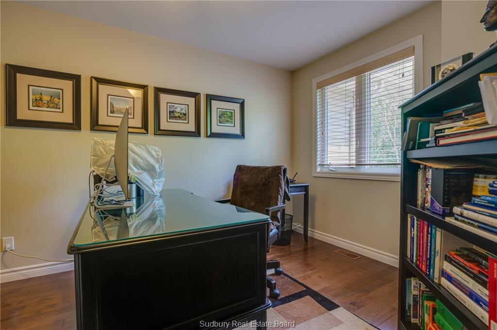 1404 Magnolia Boulevard, Sudbury Ontario, Canada