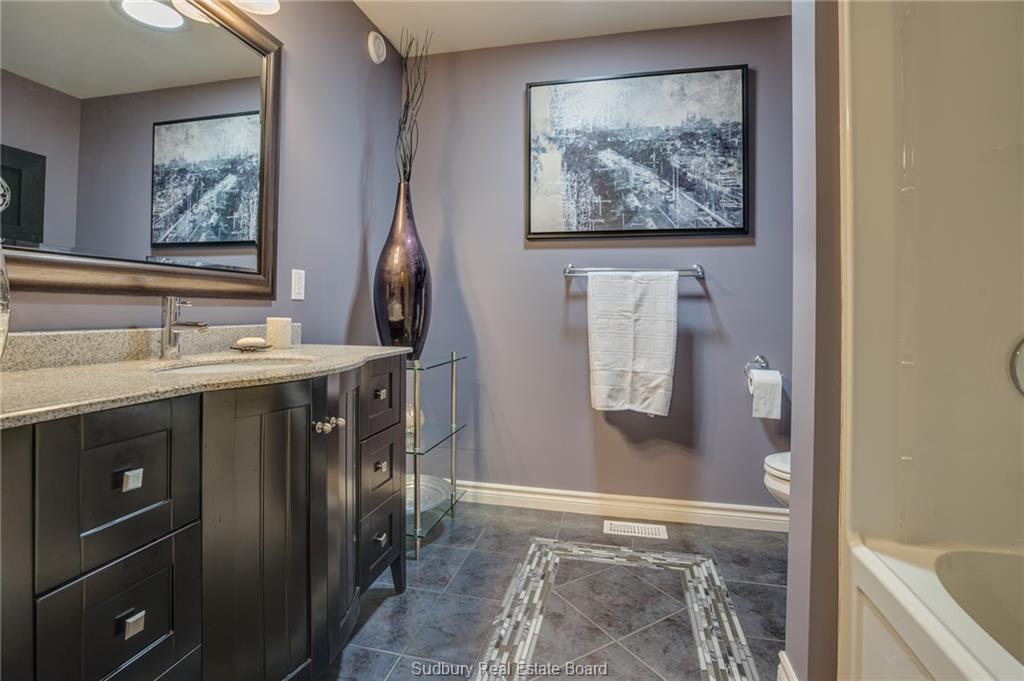 1404 Magnolia Boulevard, Sudbury Ontario, Canada
