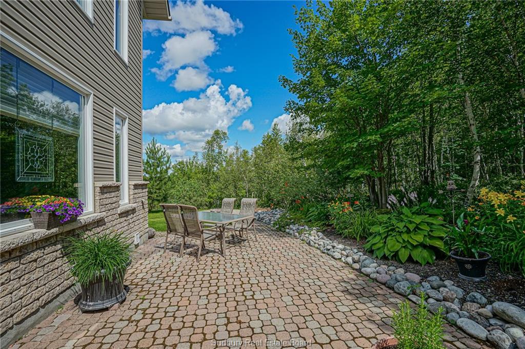 1404 Magnolia Boulevard, Sudbury Ontario, Canada