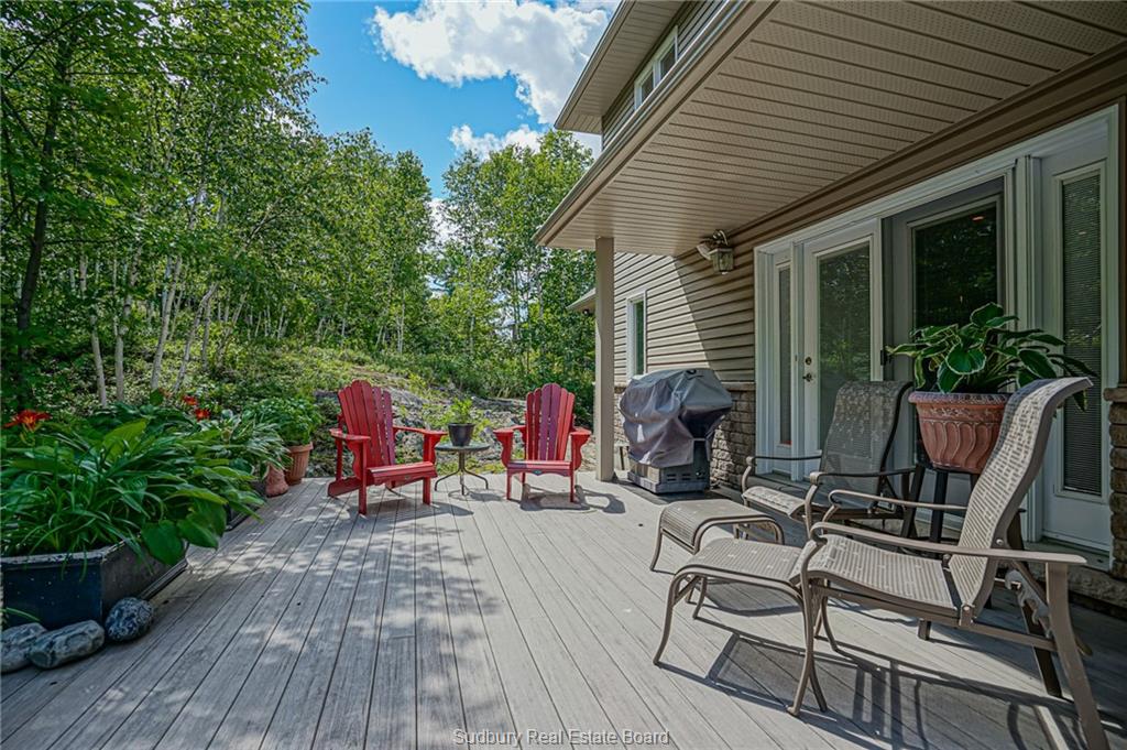 1404 Magnolia Boulevard, Sudbury Ontario, Canada