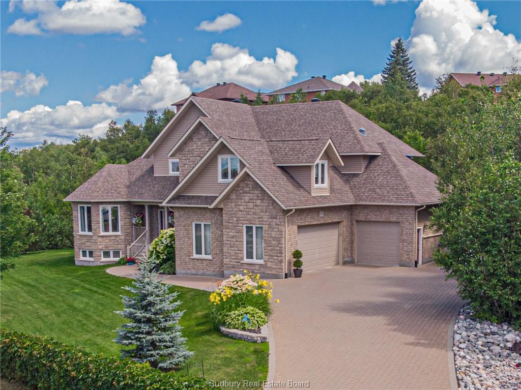 1404 Magnolia Boulevard, Sudbury Ontario, Canada