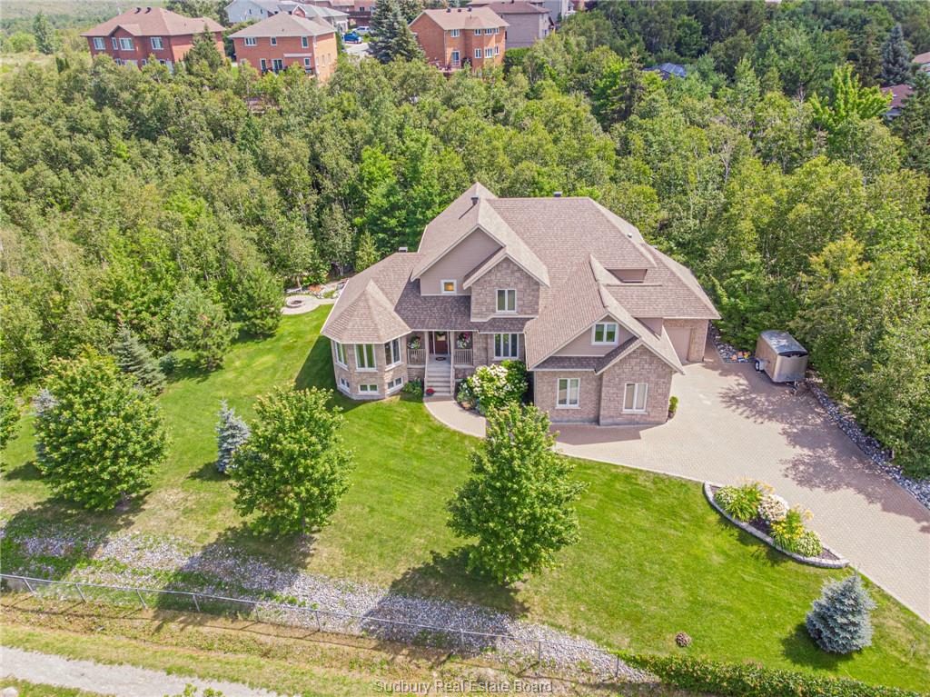 1404 Magnolia Boulevard, Sudbury Ontario, Canada