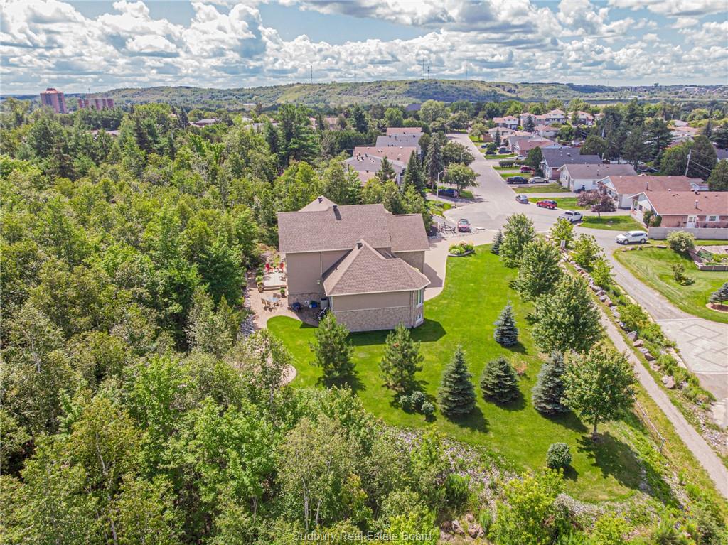 1404 Magnolia Boulevard, Sudbury Ontario, Canada