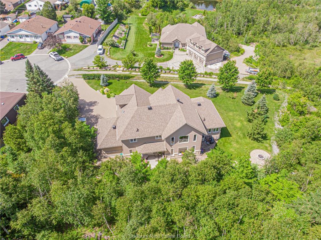 1404 Magnolia Boulevard, Sudbury Ontario, Canada