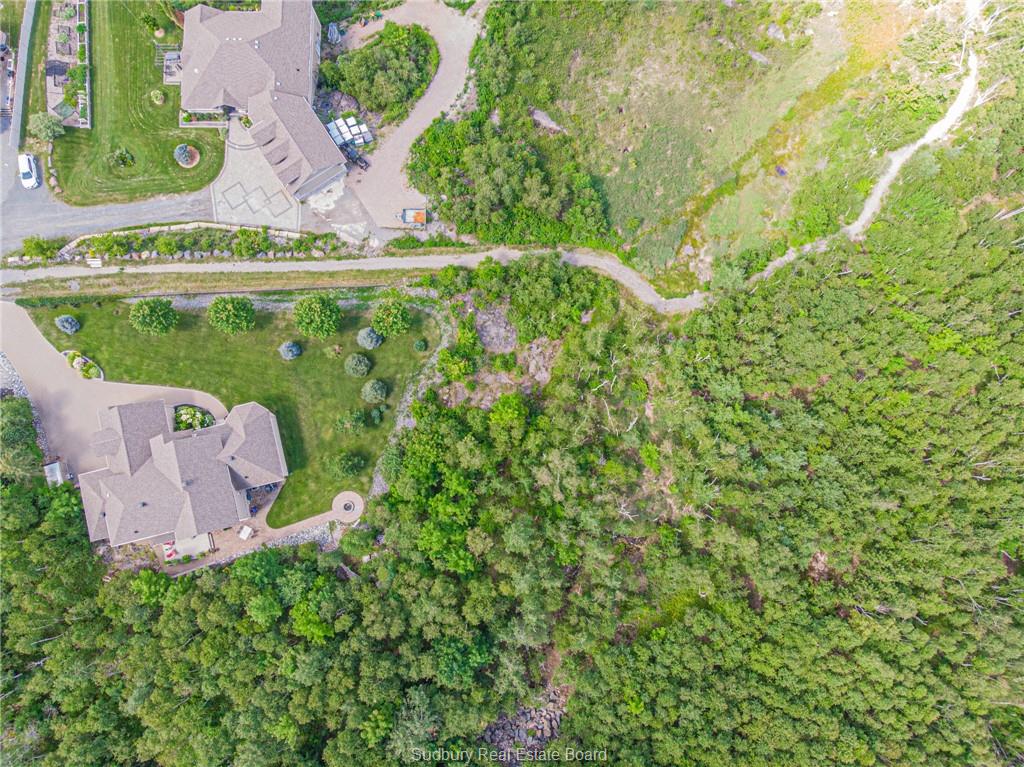 1404 Magnolia Boulevard, Sudbury Ontario, Canada