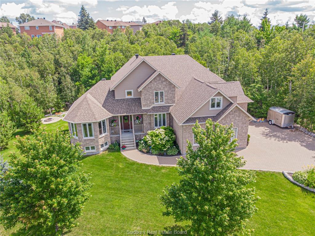 1404 Magnolia Boulevard, Sudbury Ontario, Canada