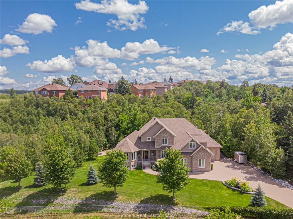 1404 Magnolia Boulevard, Sudbury Ontario, Canada