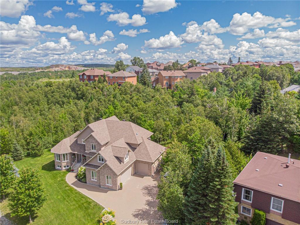 1404 Magnolia Boulevard, Sudbury Ontario, Canada