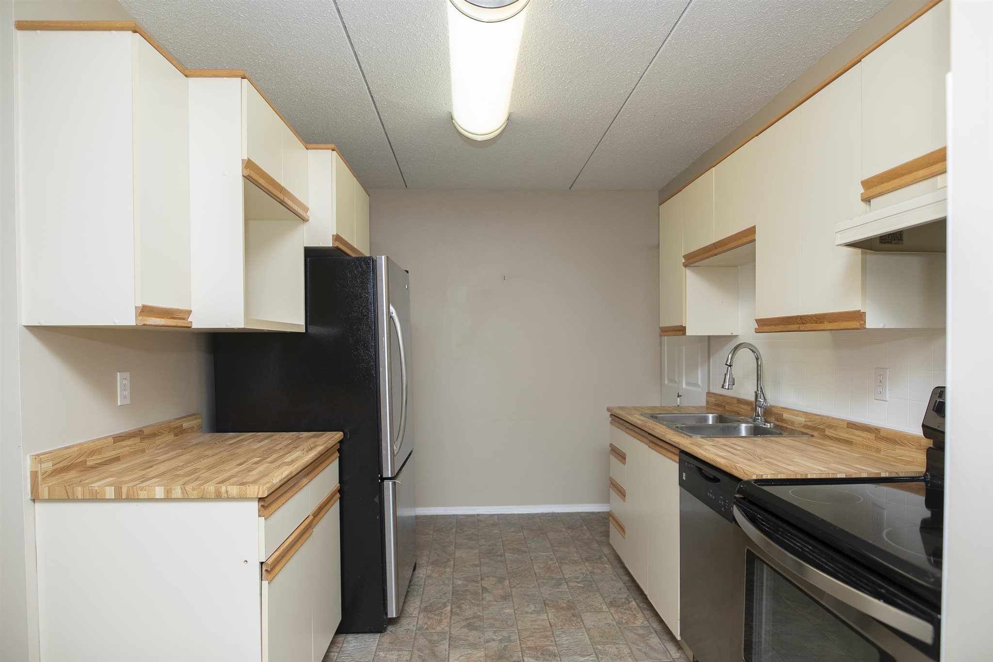 206 1703 Victoria Avenue E, Thunder Bay, Ontario, Canada