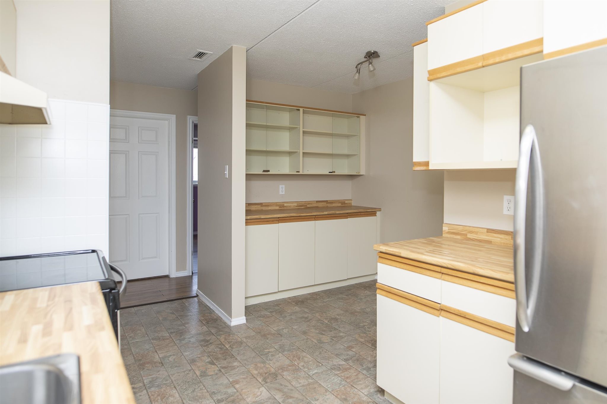 206 1703 Victoria Avenue E, Thunder Bay, Ontario, Canada