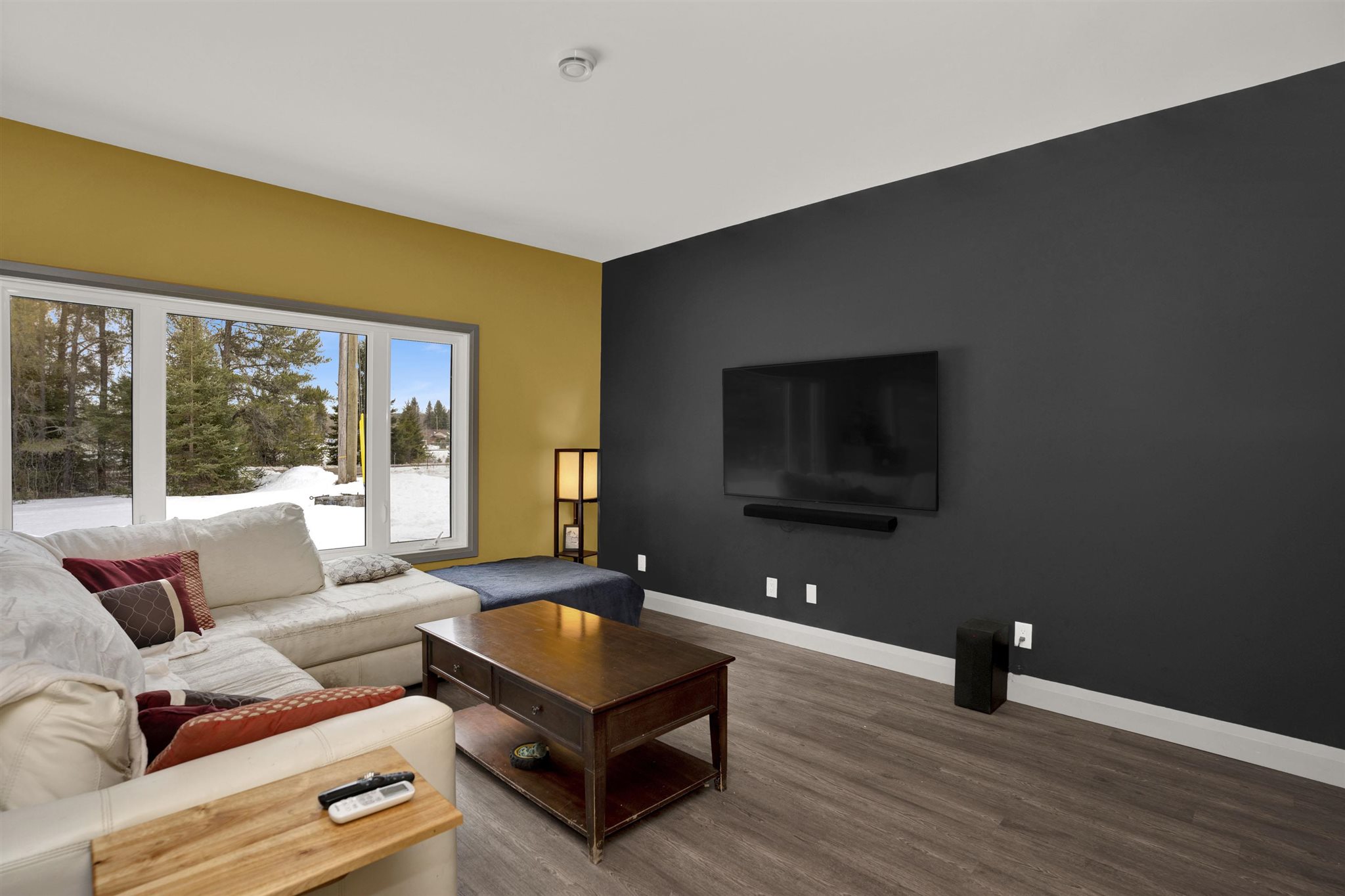 76 Hill Street, Kakabeka Falls, Ontario, Canada