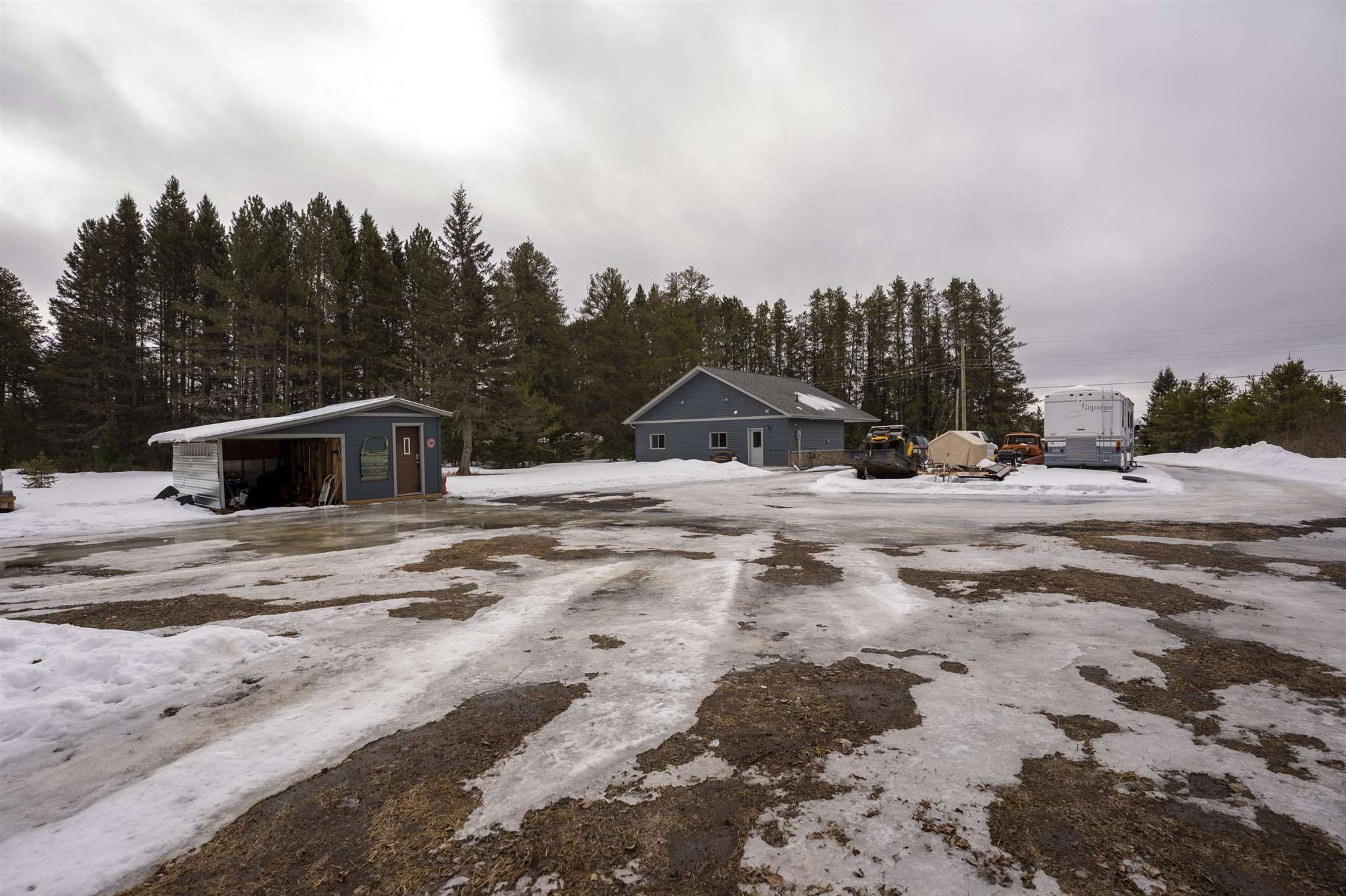 76 Hill Street, Kakabeka Falls, Ontario, Canada