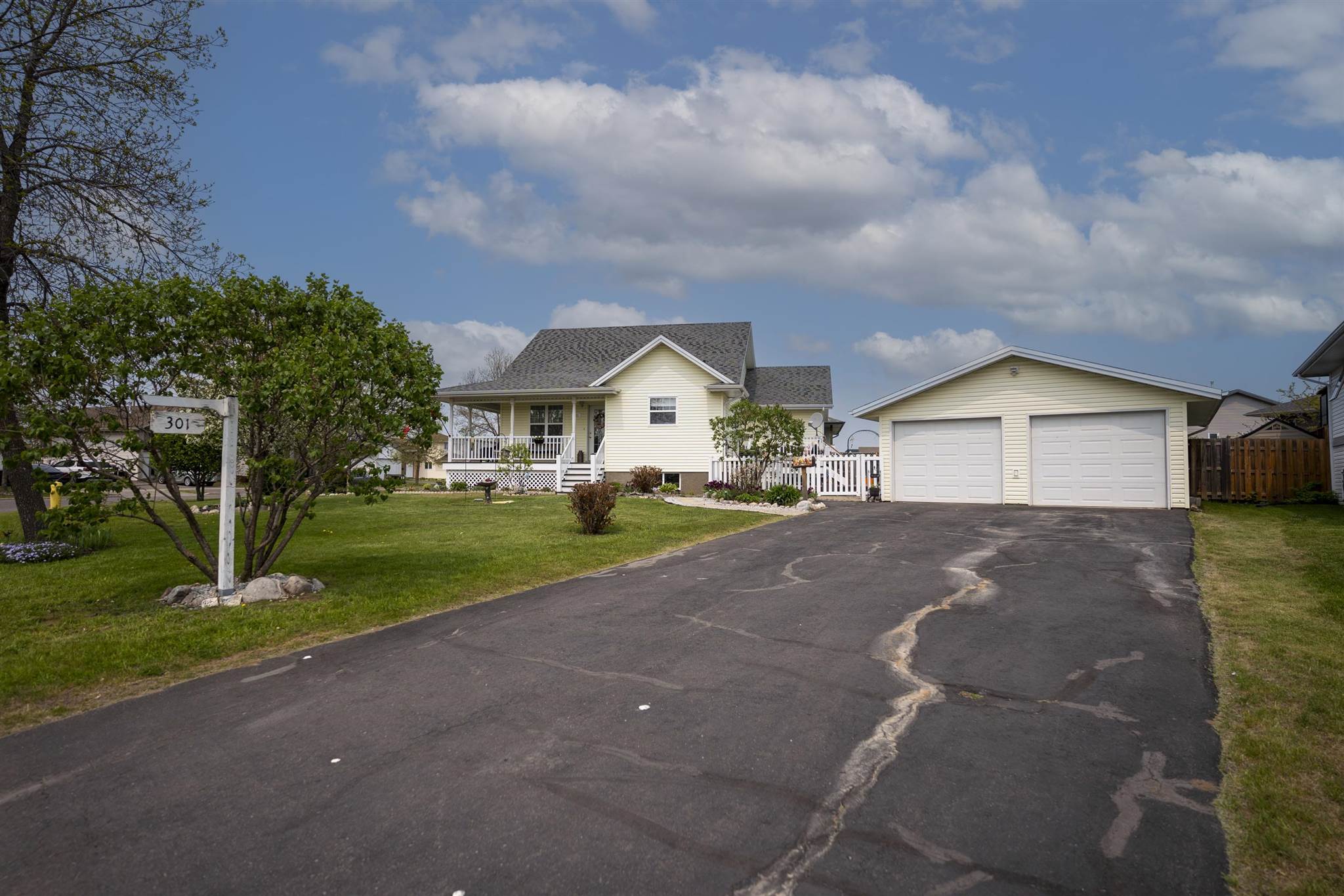 301 Caribou Crescent, Thunder Bay, Ontario, Canada photo 3