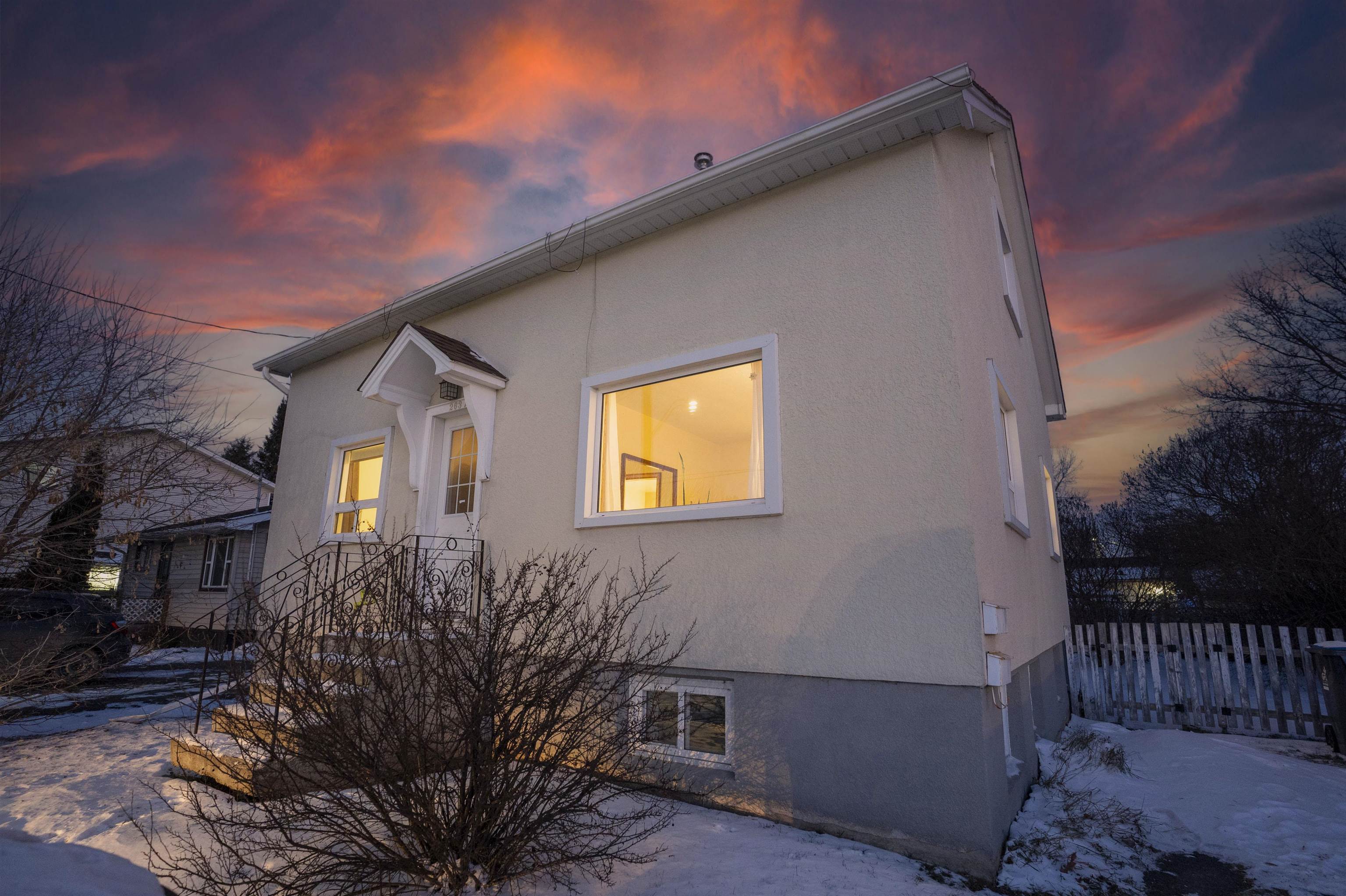 263 empress avenue s, Thunder Bay Ontario, Canada