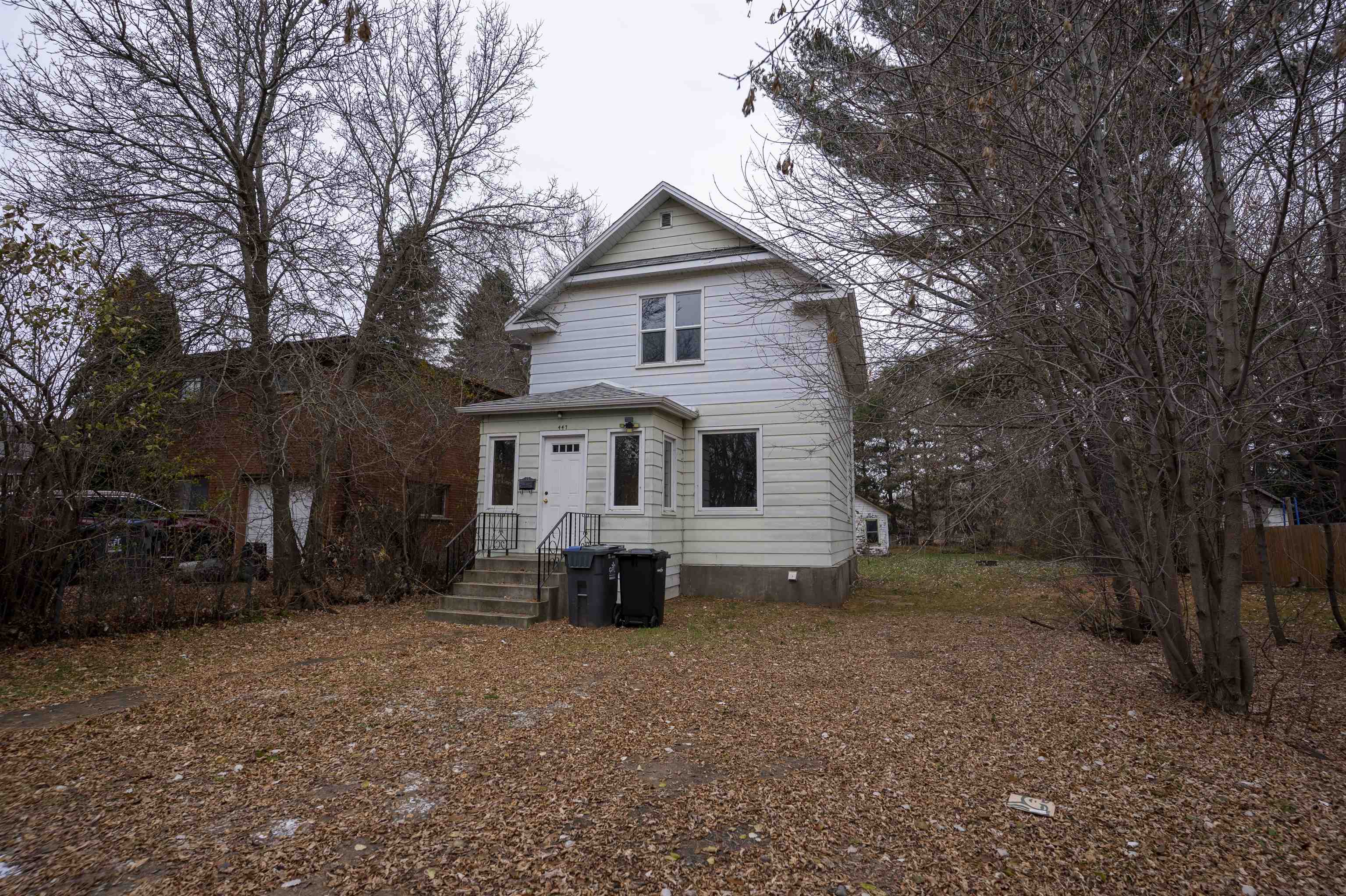 447 VICKERS Street N, Thunder Bay, Ontario, Canada photo 1