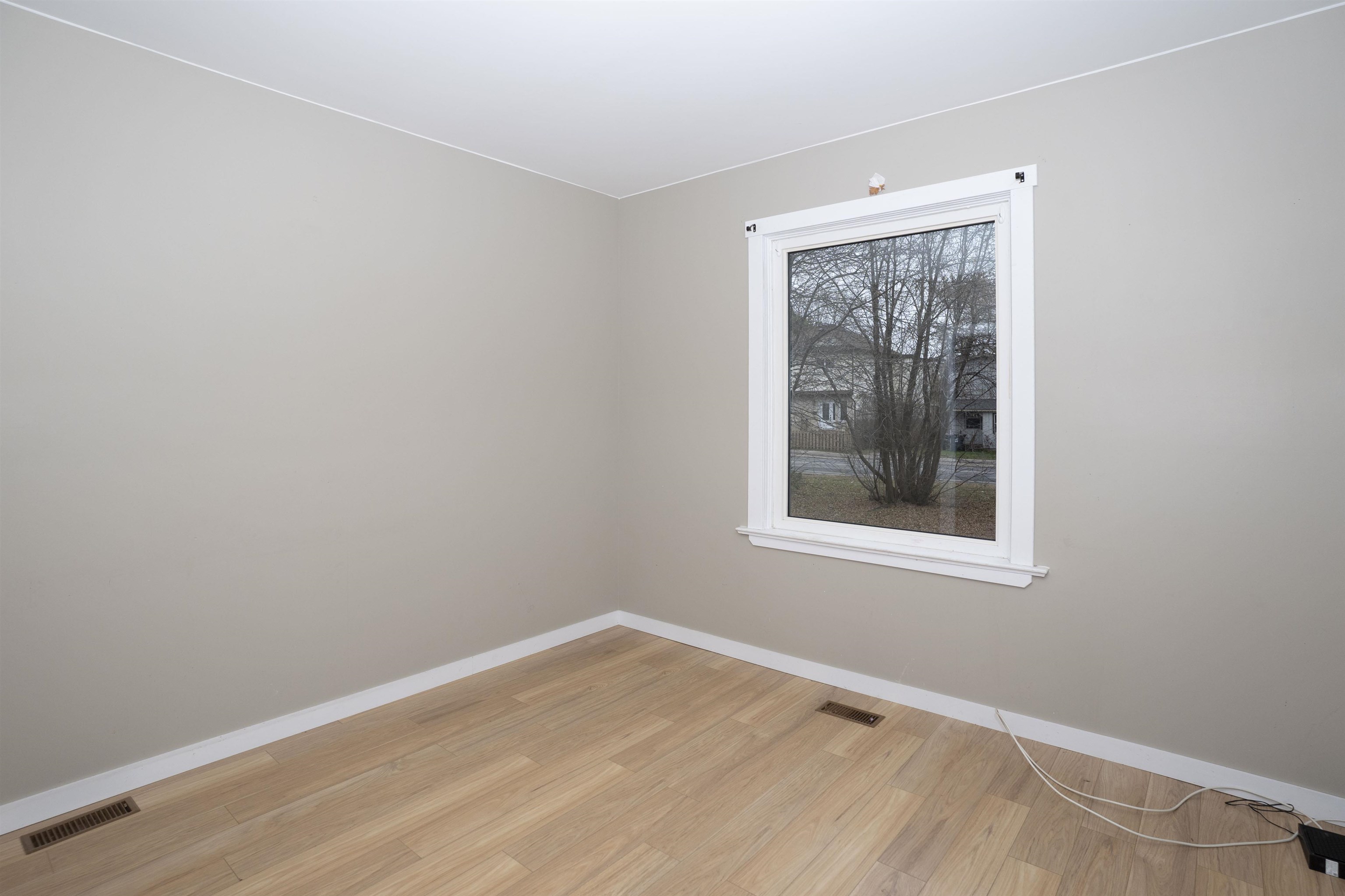 447 VICKERS Street N, Thunder Bay, Ontario, Canada photo 7