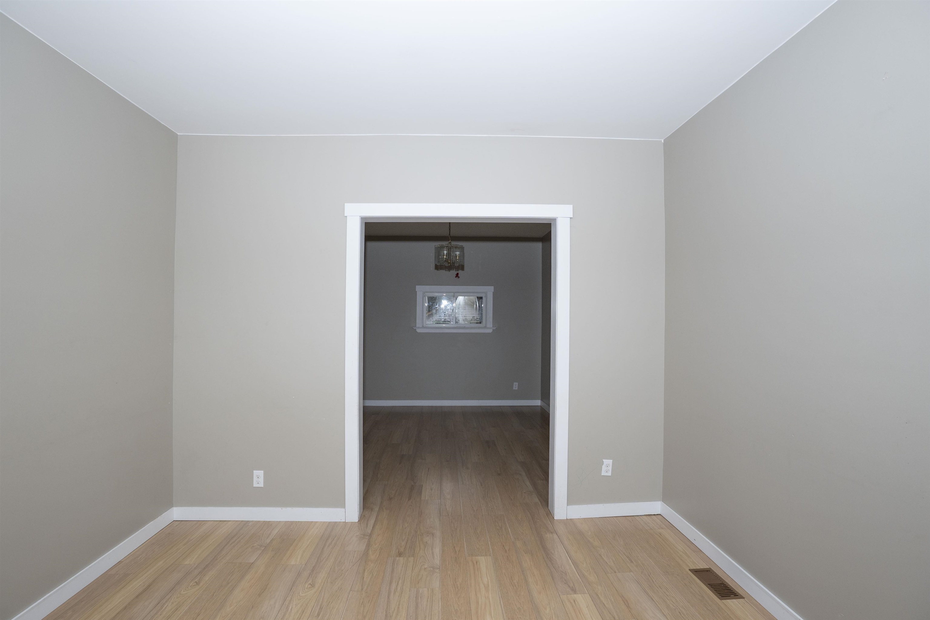 447 VICKERS Street N, Thunder Bay, Ontario, Canada photo 8