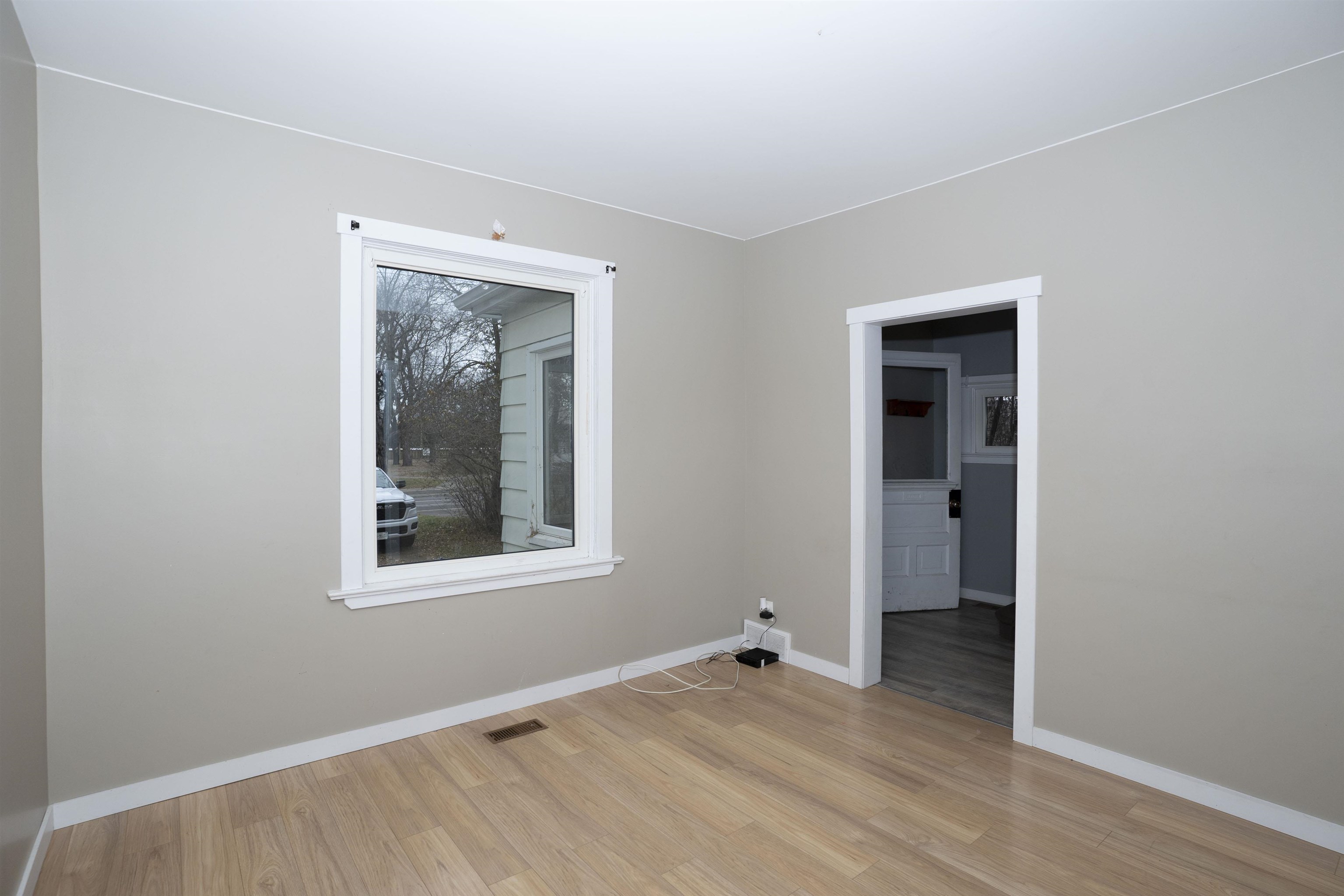 447 VICKERS Street N, Thunder Bay, Ontario, Canada photo 9