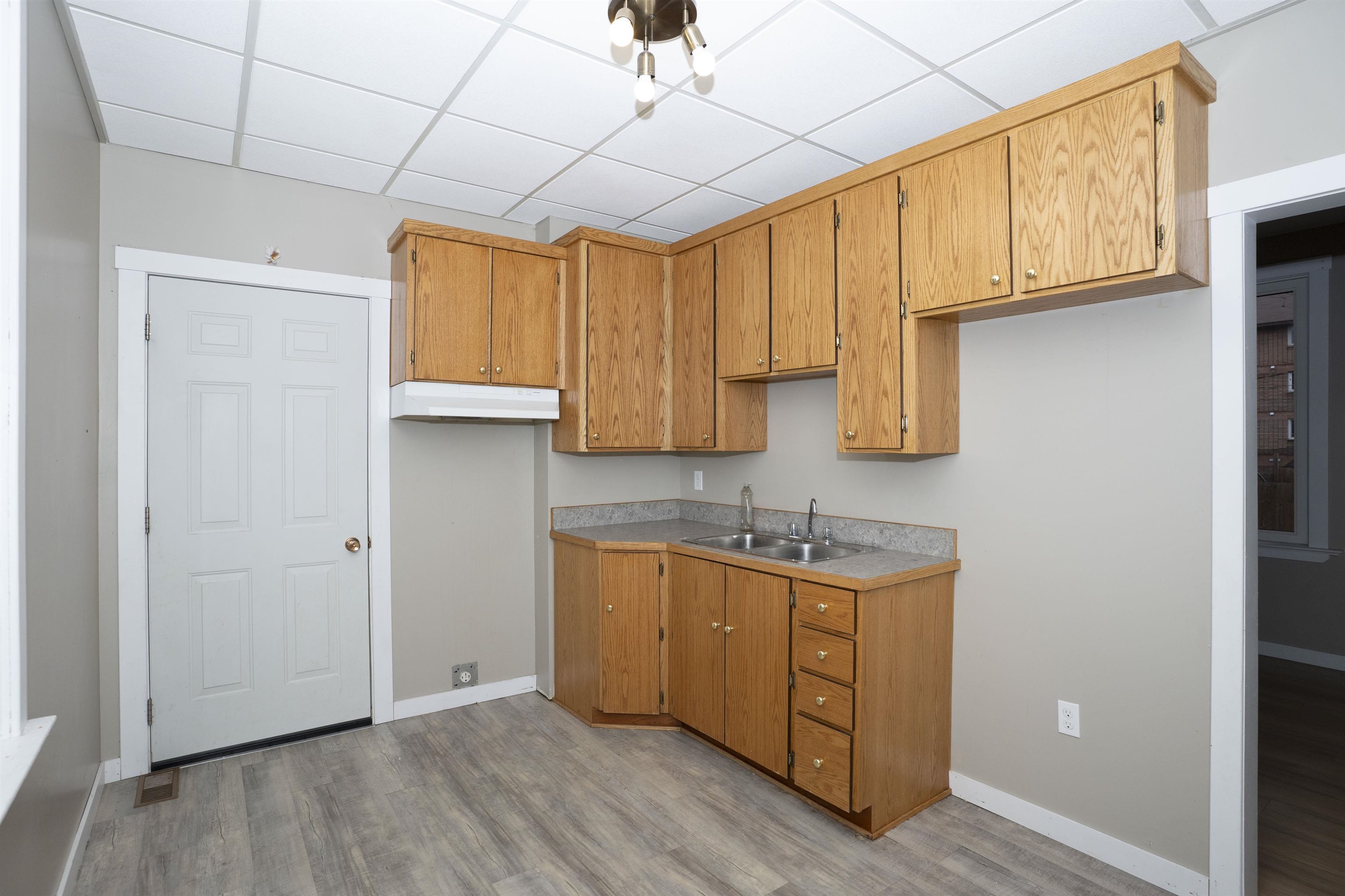 447 VICKERS Street N, Thunder Bay, Ontario, Canada photo 11