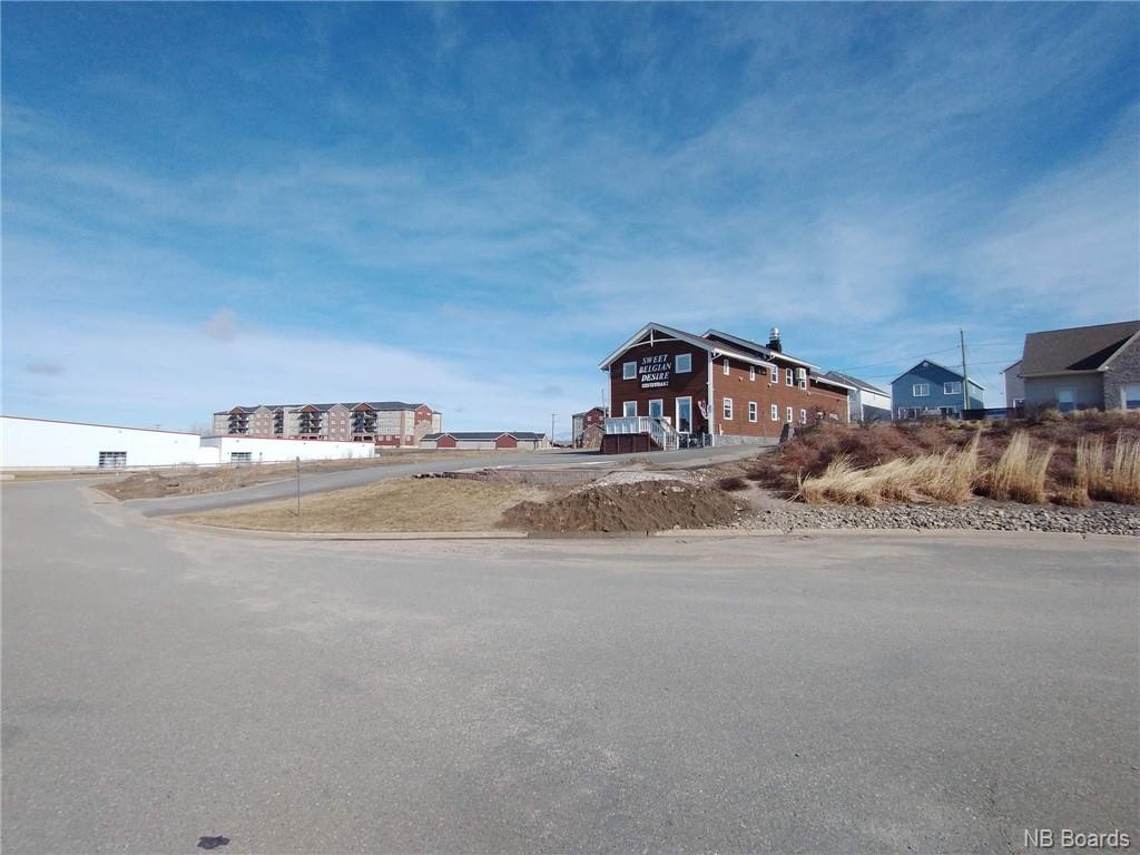 23 Ashton Court, Fredericton, New Brunswick, Canada