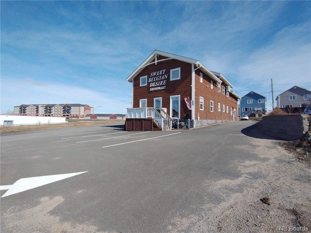 23 Ashton Court, Fredericton, New Brunswick, Canada