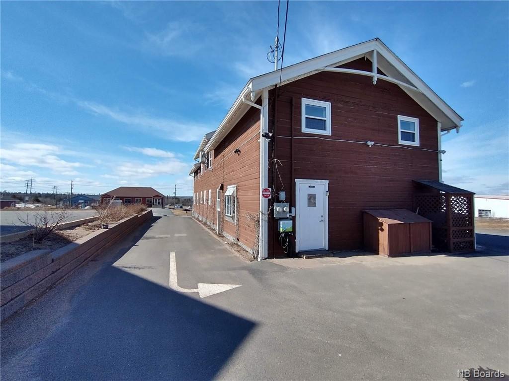 23 Ashton Court, Fredericton, New Brunswick, Canada