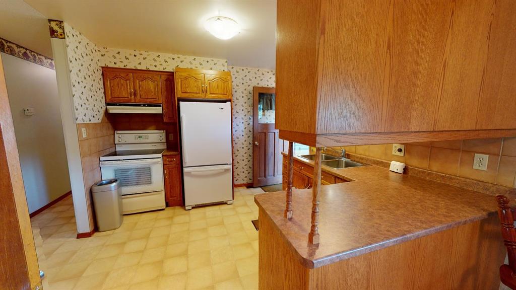 2590 HANNAH Street, Oil Springs, Ontario, Canada