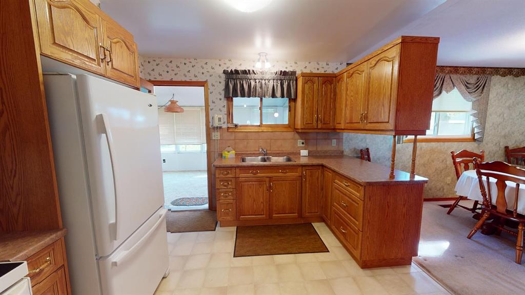 2590 HANNAH Street, Oil Springs, Ontario, Canada