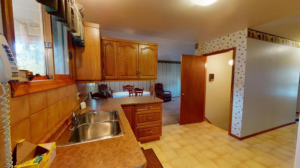 2590 HANNAH Street, Oil Springs, Ontario, Canada