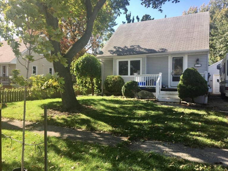 179 PINE AVENUE, Sarnia, Ontario, Canada