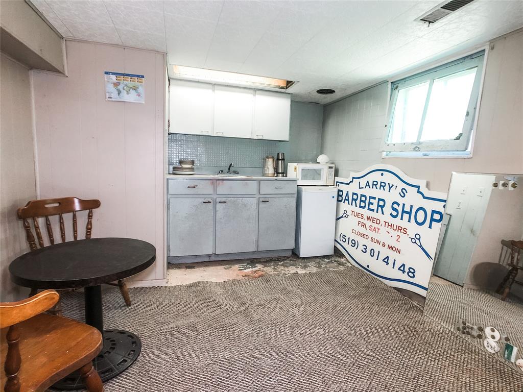 140 ONTARIO Street, Sarnia, Ontario, Canada