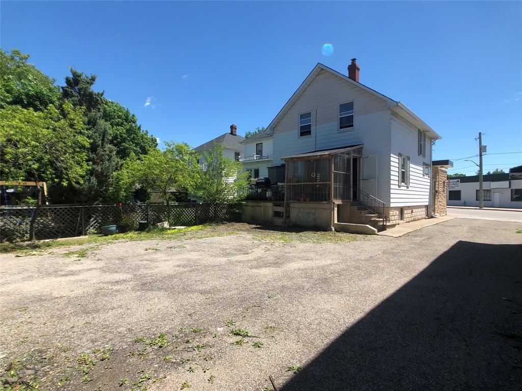 140 ONTARIO Street, Sarnia, Ontario, Canada