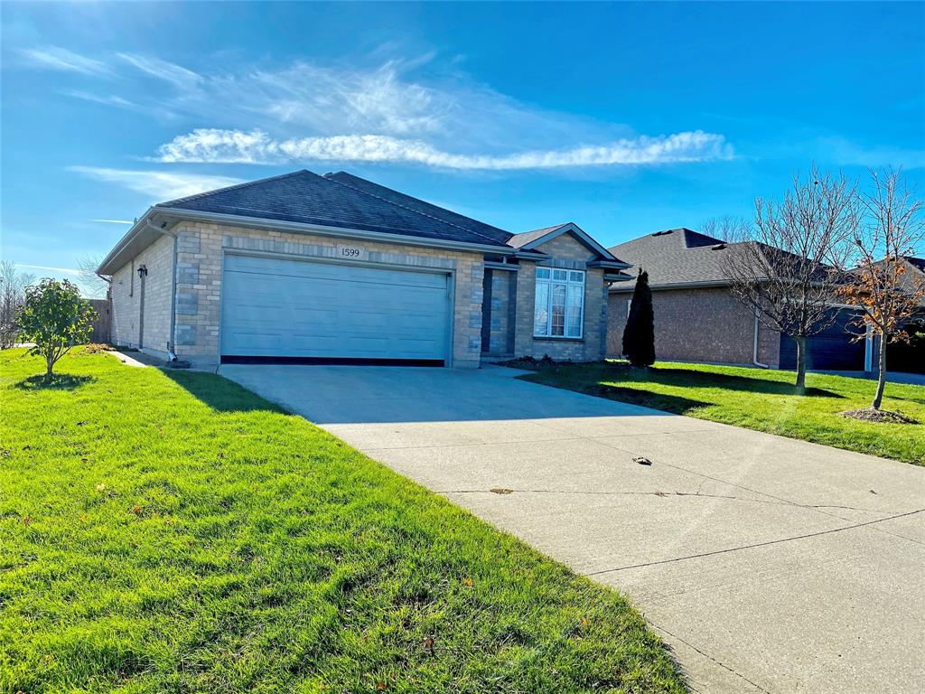 1599 HERITAGE PARK Drive, Sarnia, Ontario, Canada