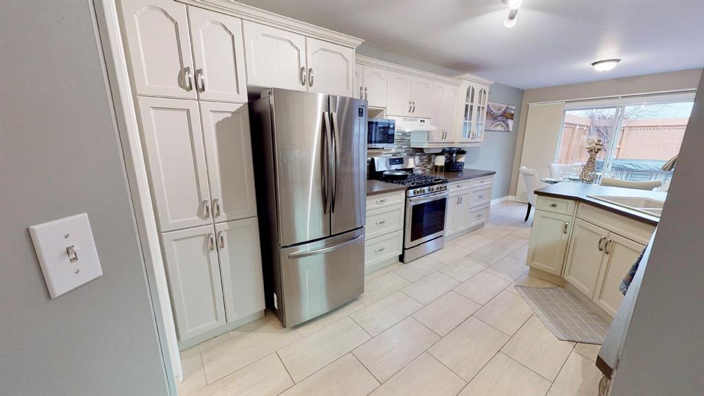 1599 HERITAGE PARK Drive, Sarnia, Ontario, Canada