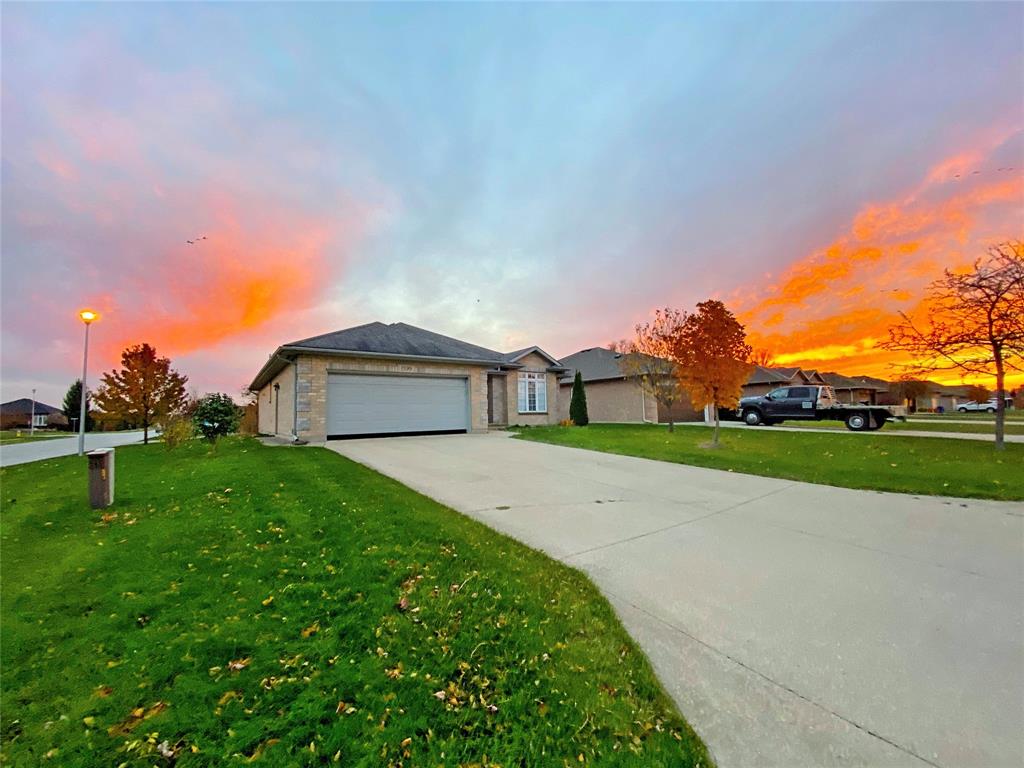 1599 HERITAGE PARK Drive, Sarnia, Ontario, Canada