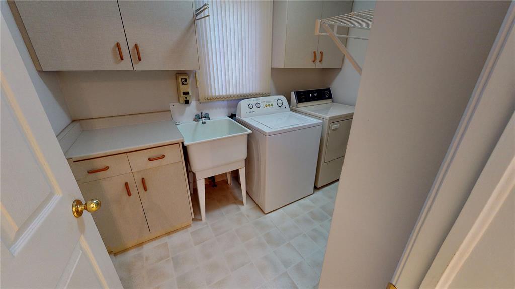 1866 WESTGROVE Drive, Sarnia, Ontario, Canada