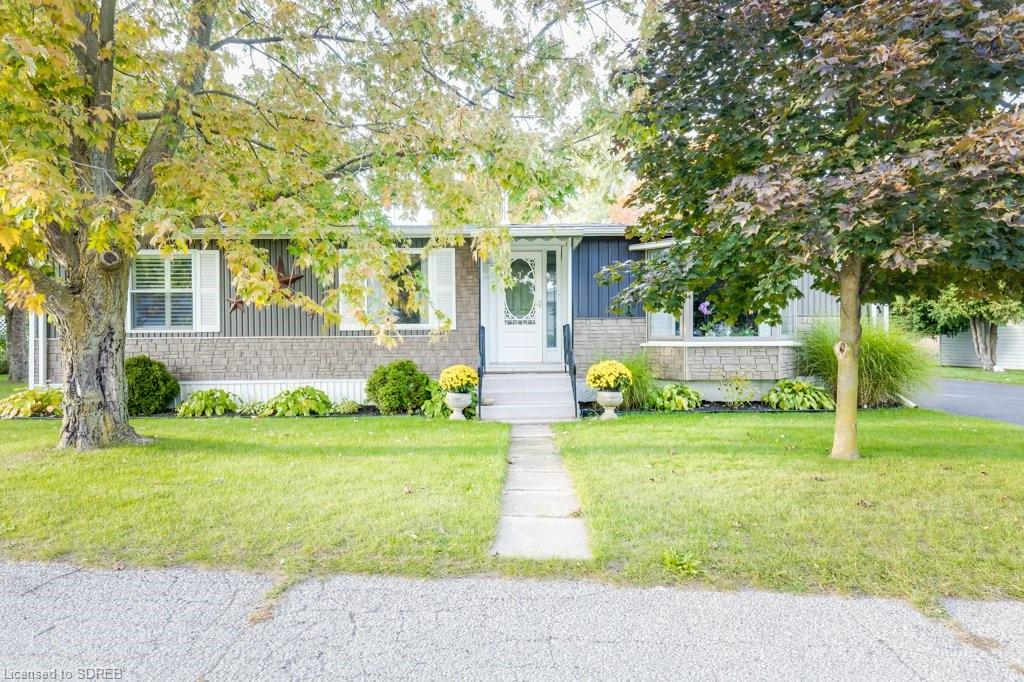 6 5TH Street, Delhi, Ontario, Canada
