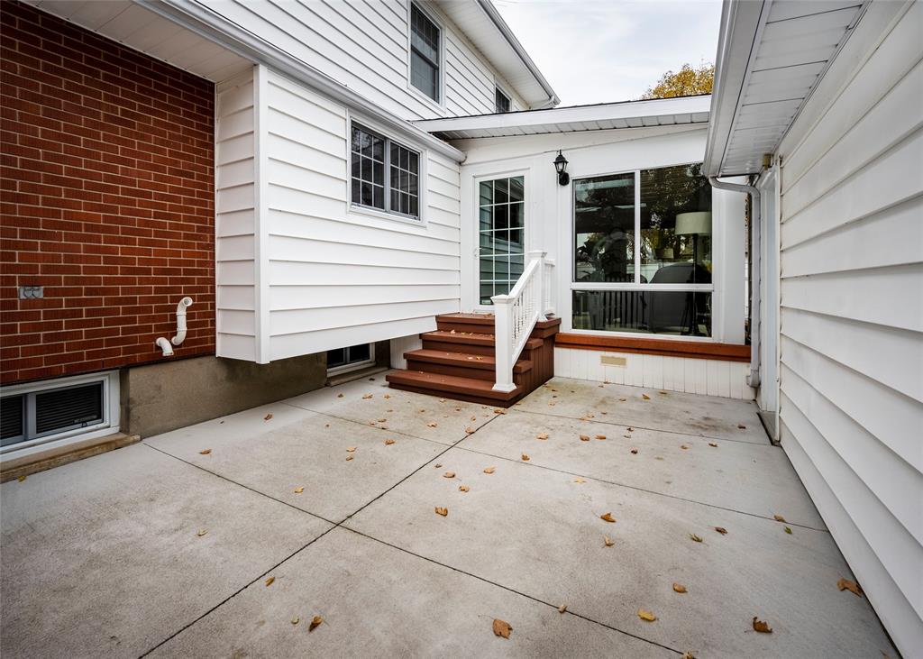 1230 WEBSTER Drive, Sarnia, Ontario, Canada
