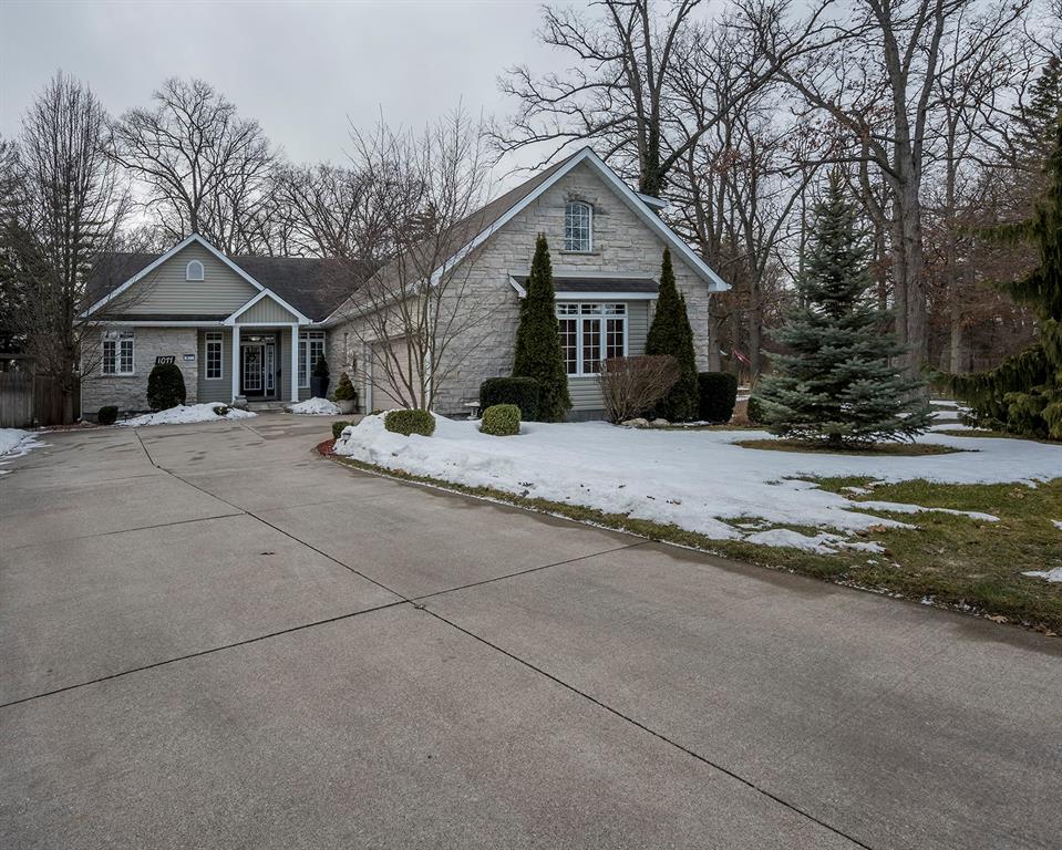 1077 LAKESHORE Road, Sarnia, Ontario, Canada