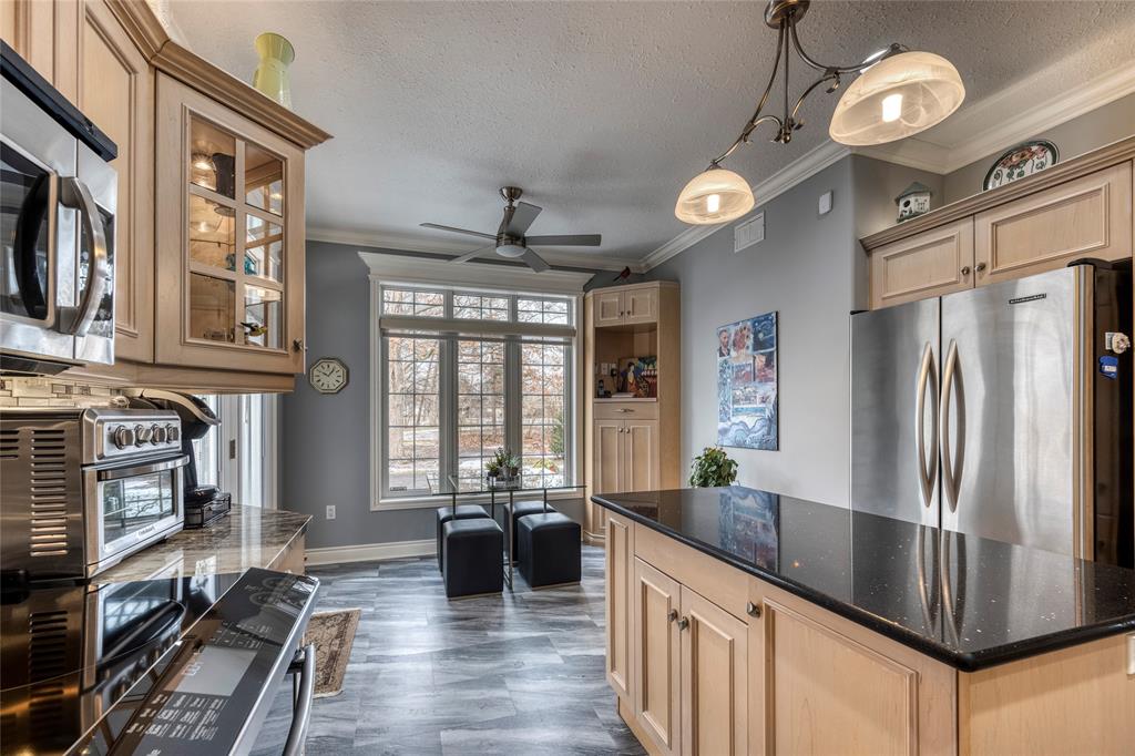 1077 LAKESHORE Road, Sarnia, Ontario, Canada