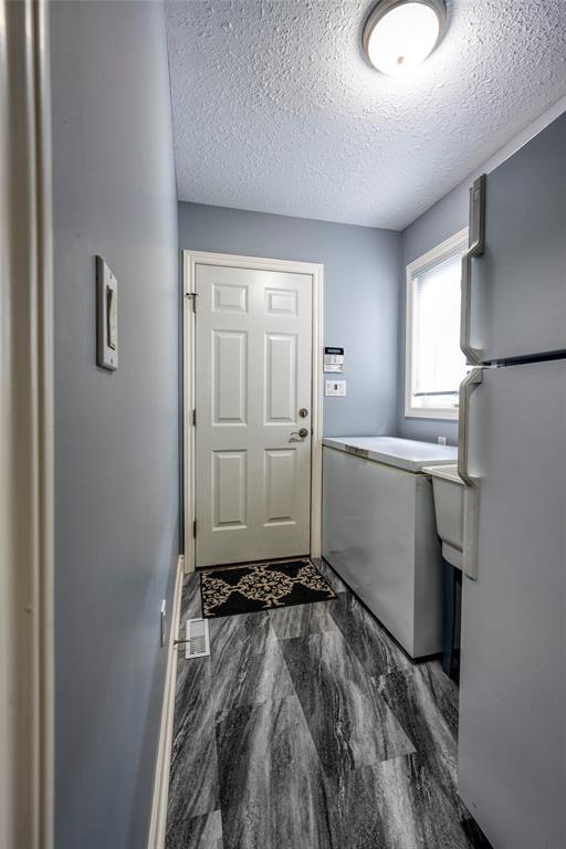 1077 LAKESHORE Road, Sarnia, Ontario, Canada