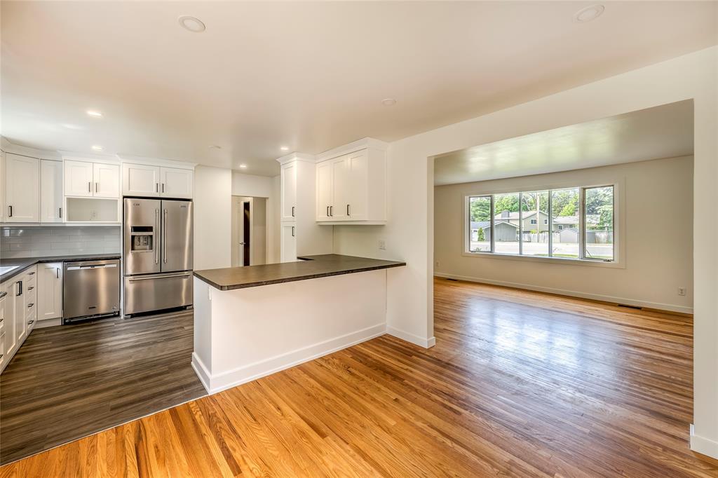 445 LAKESHORE Road, Sarnia, Ontario, Canada