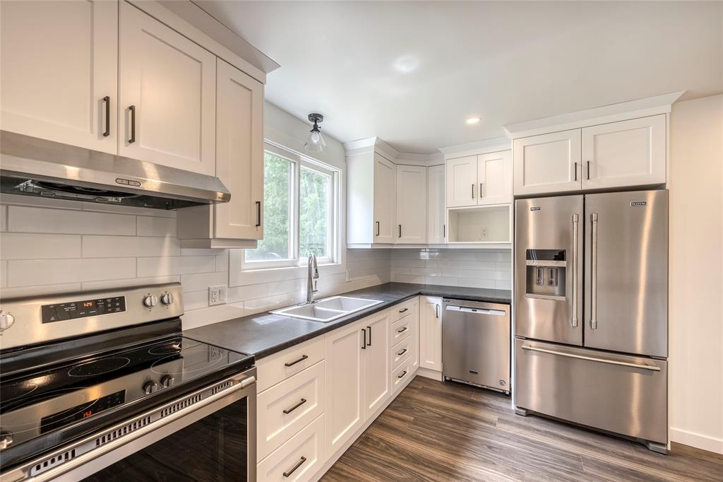 445 LAKESHORE Road, Sarnia, Ontario, Canada