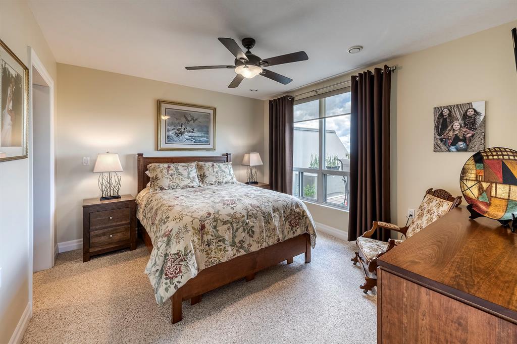 350 FRONT Street North Unit# 1301, Sarnia, Ontario, Canada
