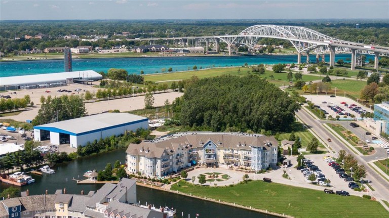 1550 Venetian Blvd, Sarnia, Ontario, Canada
