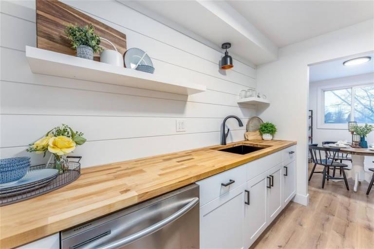 512 Cardiff Drive, Sarnia, Ontario, Canada