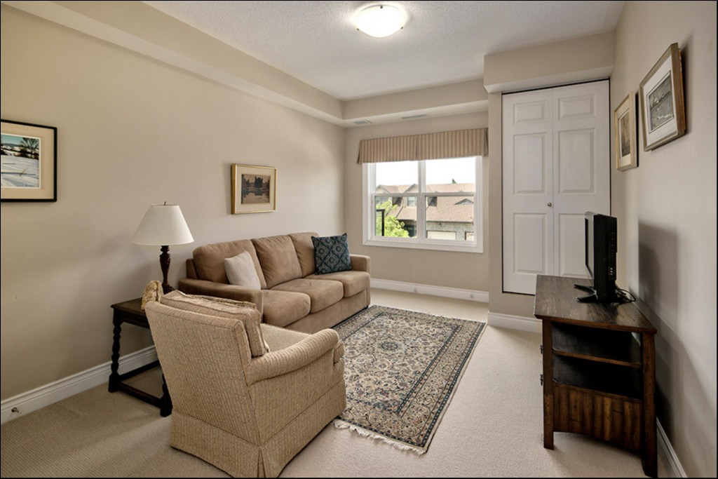 91 Raglan Street Unit #208, Collingwood, Ontario, Canada