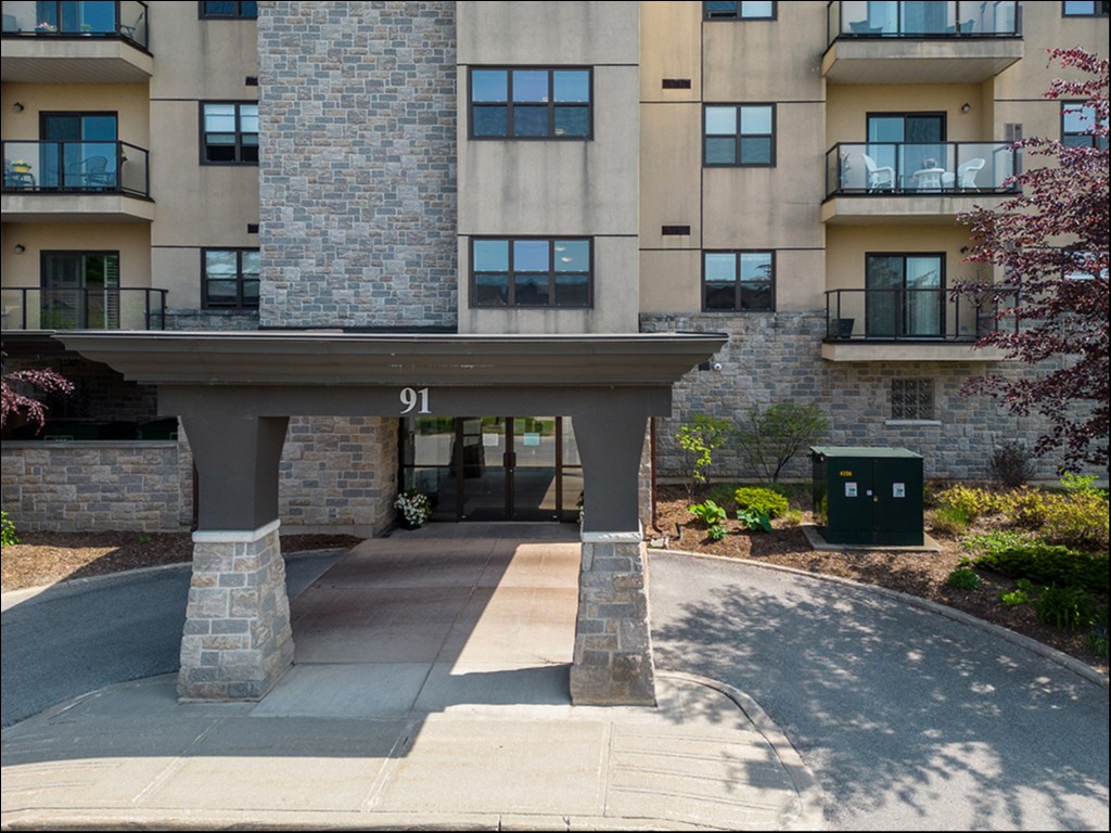91 Raglan Street Unit #208, Collingwood, Ontario, Canada